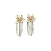 Brincos de Agulha Prata com Estilo Cool e Elegante, Brincos de Franja Flor de Prata para Mulheres, Luxo Leve com Sensação de Alta Qualidade, Brincos de Tarraxa Muito Bonitos e Estilosos
