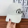 Gorra de Béisbol Retro Coreana Nueva de Primavera y Verano con Letras para Mujer, Gorra Bordada Simple Versátil de Copa Suave que Hace que la Cara se Vea Más Pequeña