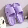 Novas Pantufas de Verão Qidashun para Banheiro e Uso Doméstico para Homens e Mulheres, Pantufas Leves para Interior com Toque Macio, Atacado