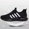 Zapatos de hombre primavera 2023 moda zapatos casuales zapatos deportivos de moda para hombre zapatos de tela para hombre zapatos para correr transpirables para hombre al por mayor