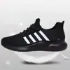 Moda nuevo par Zapatos de malla para hombre estudiantes mujer huecos cómodos antideslizantes puesto de comercio exterior venta al por mayor casual zapatos coreanos