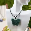 Colgante de Mariposa Tallada en Cristal Transfronterizo Piedra de Ágata Natural Ojo de Tigre Tallado Mariposa Pequeña Collar Literario Retro Joyería
