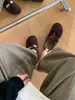 Sandálias slip-on fechadas de couro genuíno estilo coreano com sola grossa para mulheres, novas mules slip-on elegantes para o outono de 2026