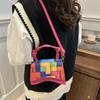 Bolsa de Mão Exquisita com Contraste de Cores Tendência da Moda 2024 Novo Estilo Ocidental Nicho Bolsa de Ombro Transversal Bolsa Quadrada Pequena para o Dia a Dia
