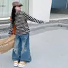 Camiseta de Manga Corta a Rayas de Color Contrastante Conjunto de Primavera 2026 para Niñas Top y Jeans de Estilo Casual a la Moda