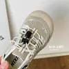 Nuevos Zapatos Casuales para Niños Primavera 2026 Moda Cordón Punta Cerrada Anti-Pateo Tenis para Bebé Niños y Niñas Zapatos Individuales
