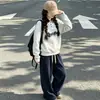 Conjunto de Moletom com Gola Polo Acadêmica Estilo Coreano para Meninas 2026 Novo Estiloso Outono Conjunto Casual de Duas Peças para Crianças Médias e Grandes