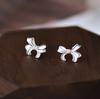 Pendientes de plata de ley S925 personalizados con diseño único de uña de hueso de oreja con hebilla de tornillo para oreja femenina, venta al por mayor