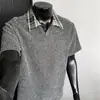 2026 Nova Camisa Polo Retrô de Verão Listrada Colorida com Gola Lapela para Homens, Estilo Preguiçoso, Blusa Solta Falsa de Duas Peças