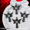 Accesorios de Estilo Oscuro Estilo Europeo y Americano Mariposa Negra Pistola Cruz de Rosa Colgante Pulsera de Cuentas DIY Collar