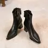 Botines de cuero encerado al aceite en color marrón y negro para mujer, colección otoño 2026, punta fina, estilizan, modernos, forrados para el invierno para abrigar, botas versátiles