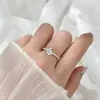 Anillo de Plata de Ley S925 de Venta Caliente Transfronterizo para Mujer con Circonita 5A, Anillo Clásico Simple de Cuatro Garras Incrustado con Diamantes de Lujo Ligero, Venta al por Mayor de Fábrica