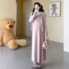 Conjunto de Dos Piezas de Moda Otoño 2026 para Mujeres Embarazadas, Nueva Ropa de Maternidad de Moda, Cárdigan Holgado para Mamás con Estilo, Vestido Largo Elegante para Cubrir el Vientre