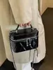 Bolsas de mano para mujer transfronterizas, nuevo estilo otoño 2026, bolso acolchado con cadena inspirado en Chanel, bolso de mano moderno y a la moda, bolso de hombro, bolso cruzado