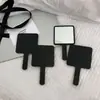 Espelho simples com alça estilo casual, espelho de retoque de alta qualidade e conveniente, espelho pequeno fofo para meninas, espelho de maquiagem portátil fácil de usar