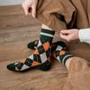 Otoño e Invierno nuevos calcetines calcetines de media caña para mujer estilo retro británico diamante gruesos cálidos algodón rizo calcetines mujer transfronterizos