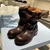 Botas de mujer con suela gruesa y estilo, botas tobilleras de motorista plisadas vintage nuevas otoño 2026, botas de tacón grueso de moda hasta la pantorrilla