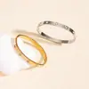 Pulseira de Aço Inoxidável com Design Oval Aberto, Totalmente Cravejada com Dez Diamantes e Zircônia, Aço Titânio, Sólida e Não Desbota, Joia Feminina da Moda