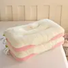 2026 Nueva Fábrica Clase A Oveja Nube Bebé Niños Almohada Adulto Uso en Casa Protección Cuello Columna Cervical Moldeadora Almohada Núcleo de Almohada