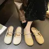 Mules Cerradas de Moda con Pedrería para Mujer, Nuevas Sandalias Planas Estilo Francés Suave tipo Hada para Verano-Otoño 2026
