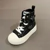 Zapatos de Lona de Caña Alta con Cremallera Lateral y Estampado de Estrellas, Estilo Dulce y Fresco, Novedad Primavera 2026, para Personas Menudas, Zapatos Casuales con Suela Gruesa para Aumentar la Altura