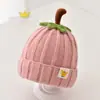 Bonitos y juguetones gorros de punto con forma de calabaza para bebés niños y niñas en otoño e invierno, diseñados para mantener a los niños abrigados y proteger sus orejas del frío