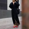 Nueva colección otoño/invierno 2026: Abrigo largo y vaporoso de estilo europeo y americano para mujer, con corte holgado, diseño de cinturón para anudar y una silueta relajada y oversized que cae por debajo de la rodilla
