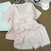 Ropa de casa estilo princesa talla grande con sujetador incorporado, pijama de cuello en V con ribete de encaje para mujer, se puede usar en el exterior, hermanas de talla grande