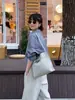 Camisa retro a rayas estilo coreano para mujer, nuevo modelo otoño 2026, manga larga, corte holgado, adelgazante, versátil, con cuello, top corto, moderno