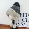 Novo Chapéu Lei Feng de Pelúcia Quente de Inverno com Proteção para as Orelhas para Mulheres, Touca Fria para Rosto Afunilado ao Ar Livre com Camada Dupla Espessada e Proteção para as Orelhas