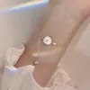 Pulseira Margarida de Concha Nova Tendência Luxo Leve Celebridade da Internet Design de Nicho Pequena Fresca e Mais Fácil de Combinar Temperamento Acessórios de Mão para Estudantes para Mulheres