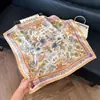 Novo Lenço de Seda Feminino Fashion Versátil de Alta Qualidade Quadrado Pequeno Lenço de Pescoço Lenço Retrô para Primavera e Outono Gravata para Bolsa