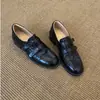 2026 mocassins femininos de couro estilosos e modernos, versáteis, novos para o dia a dia, com duas tiras de velcro e salto grosso