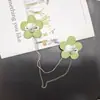 Recomendado en Xiaohongshu Calcetines de pata de gallo con flor de cinco pétalos, Decoraciones para equipaje, Accesorios de tela con borlas de camelia, Pegatinas de tela diy
