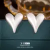 Pendientes de Corazón Cepillado Aguja de Plata Pendientes de Diseño Simple con Forma de Corazón de Venta Caliente Europea y Americana Pendientes de Moda Retro Exquisitos para Mujer