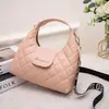 Bolso Acolchado Bordado Estilo Dulce Chanel Otoño/Invierno 2026 con Letras de Moda, Correa de Hombro Ancha, Bolso de Hombro Simple con Almohadilla, Lujo Ligero