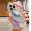 Funda Protectora Transparente con Onda de Colores Anti-Caídas Adecuada para la Serie Iphone 15/16/17 Promax/14