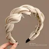Diadema retorcida fresca y elegante, de lujo ligero para mujer, adecuada para el uso diario en primavera y verano, diadema de ala ancha, dulce accesorio para el cabello estilo coreano