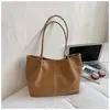 Bolso Retro de Alta Gama para Mujer 2025 Nueva Moda Versátil Bolso de Hombro Gran Capacidad Bolso Tote para Viajar Tendencia Transfronteriza