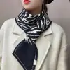Bufanda Corta Clásica Estilo Coreano Big G Otoño e Invierno Pareja de Moda Cálida de Punto Bufanda Big G Versátil Alta
