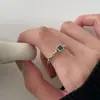 Anillo retro minimalista de nuevo diseño de Sugar Cube para mujer, ajustable, anillo cuadrado de moda de nicho de alta gama estilo ins para el dedo índice
