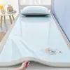 Conjunto de três peças de tapete gelado de seda de gelo para dormitório estudantil de verão, tapete de ar condicionado lavável à máquina, tapete macio dobrável individual para dormitório universitário