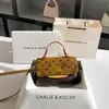 Una generación de bolso de mano de lujo ligero para mujer 2024 otoño e invierno nuevo bolso tote de alta gama para ir al trabajo con monograma venta al por mayor