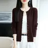 Nuevo cárdigan de punto para mujer otoño/invierno 100% lana fina con cuello redondo, mangas largas, puños de color contrastante y un top de cachemira hueco