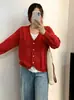 Top de punto de imitación de dos piezas con cuello en V para mujer de talla grande, otoño 2026, cárdigan de punto casual versátil con volantes para damas de talla grande
