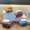 Chaveiro Modelo de Carro de Liga com Puxar para Trás Ônibus Turístico Brinquedo Chaveiro de Ônibus de Passageiros Pingente de Mochila