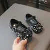 Nuevos Zapatos Bajos Infantiles Lindos de Lunares Otoño 2026, Elegantes Zapatos Pequeños de Cuero Retro Redondos con Lazo para Niñas