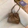 Bolso Pequeño de Alta Gama para Viajes Diarios para Mujer, Nuevo Modelo 2026 Bolso Cruzado Versátil, Bolso Cubo de Hombro Único Muy Popular