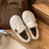 Sapatos de pele totalmente fechados femininos plus novo estilo outono e inverno uso externo 2026 chinelos de algodão sola plana slip-on pelúcia quentes sapatos de feijão