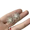 Aretes de Camelia con Volantes para Mujer, Diseño de Nicho, Sencillos Elegantes, Versátiles, Lujo Accesible, Gama Alta, Pendientes y Aretes Únicos